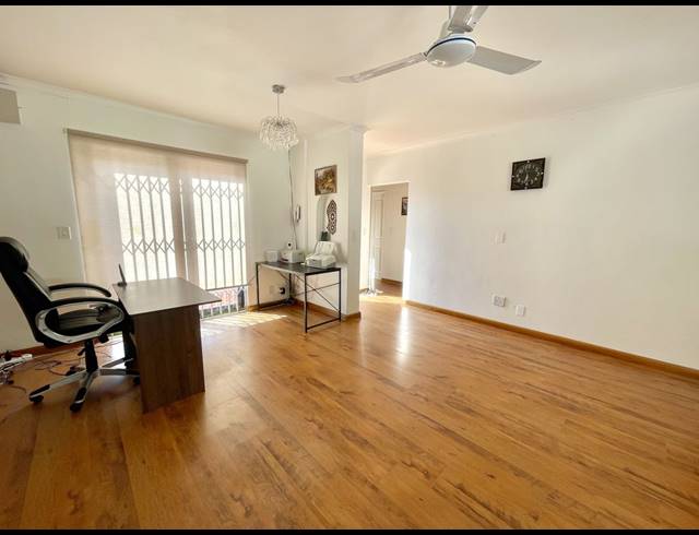 3 bed property to rent in RONDEBOSCH EAST